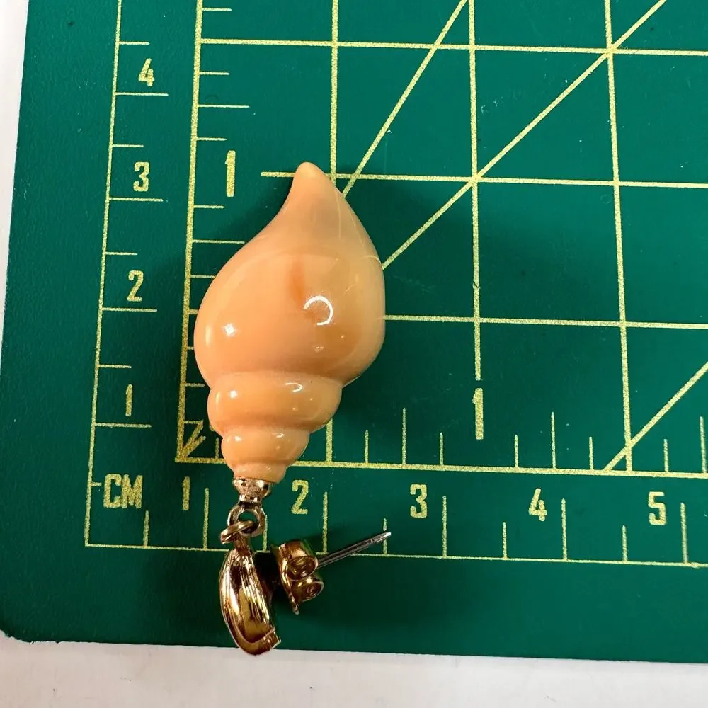 Conch stud earrings